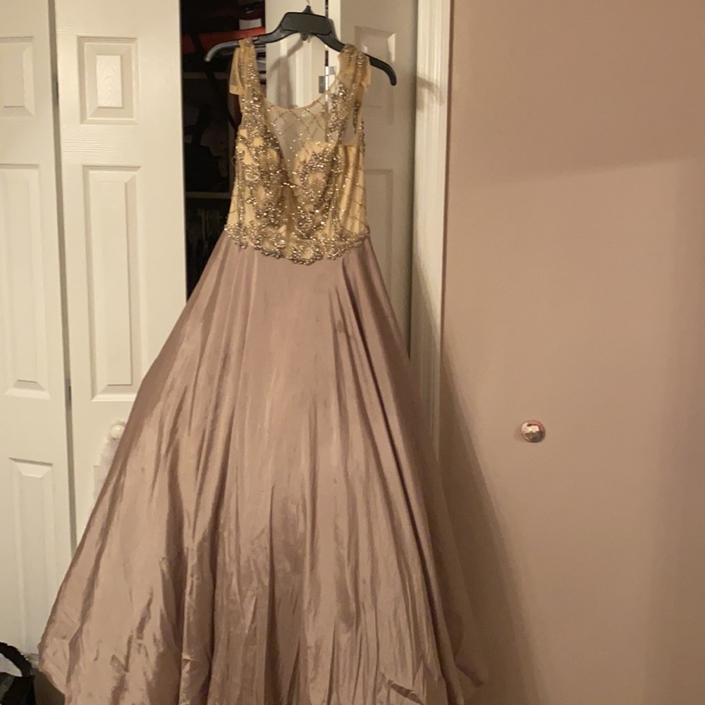 Prom/Pageant Dress - Picture 4 of 7